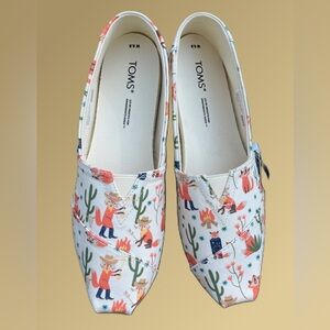 Toms Canvas Shoes, NWT